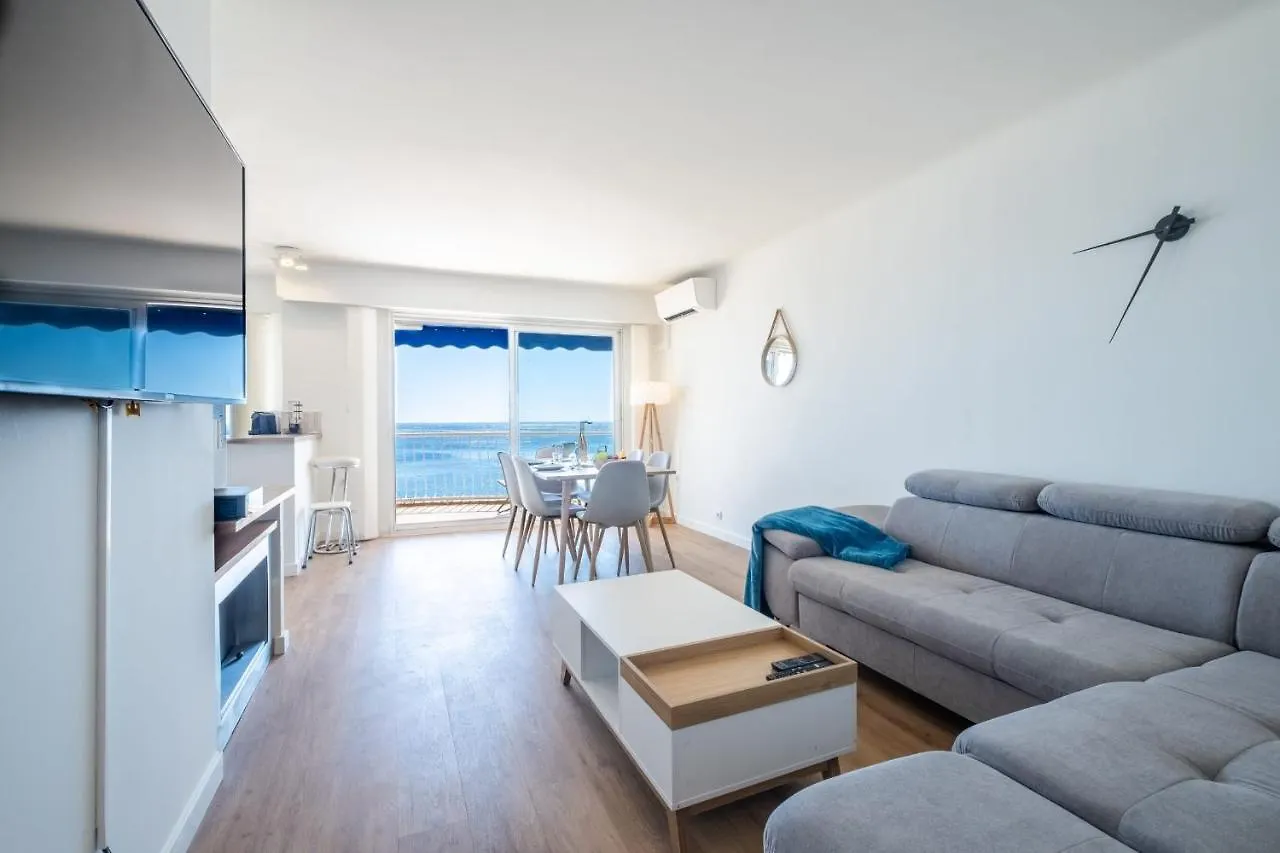 Rare! 2-Br Seafront Apartment Cannes 0*,  Francie