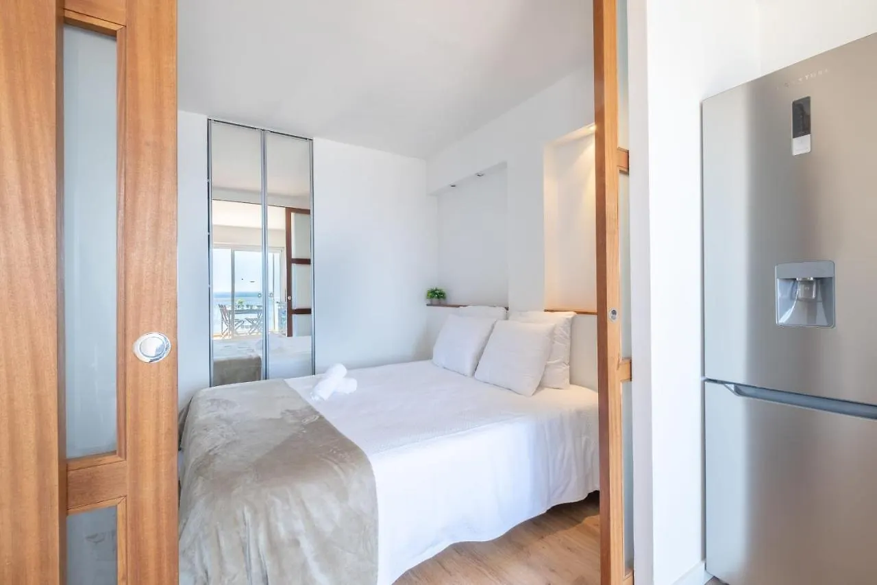 Rare! 2-Br Seafront Apartment 칸느