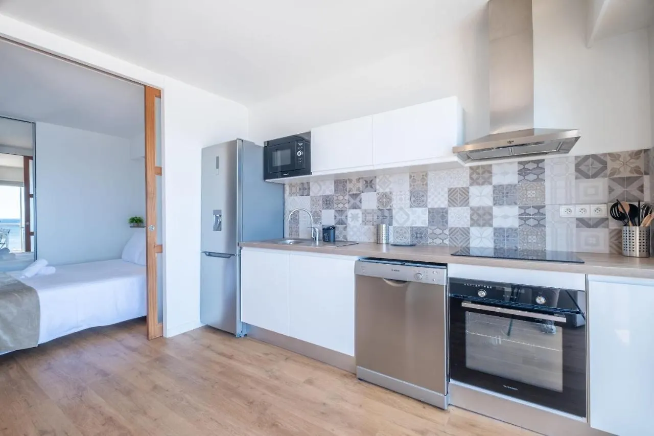 Rare! 2-Br Seafront Apartment 칸느