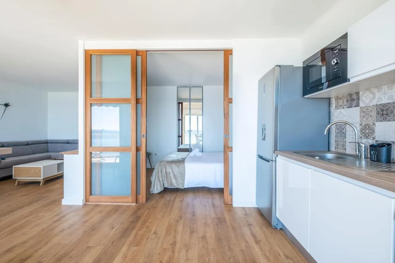 Rare! 2-Br Seafront Apartment 칸느 0*,