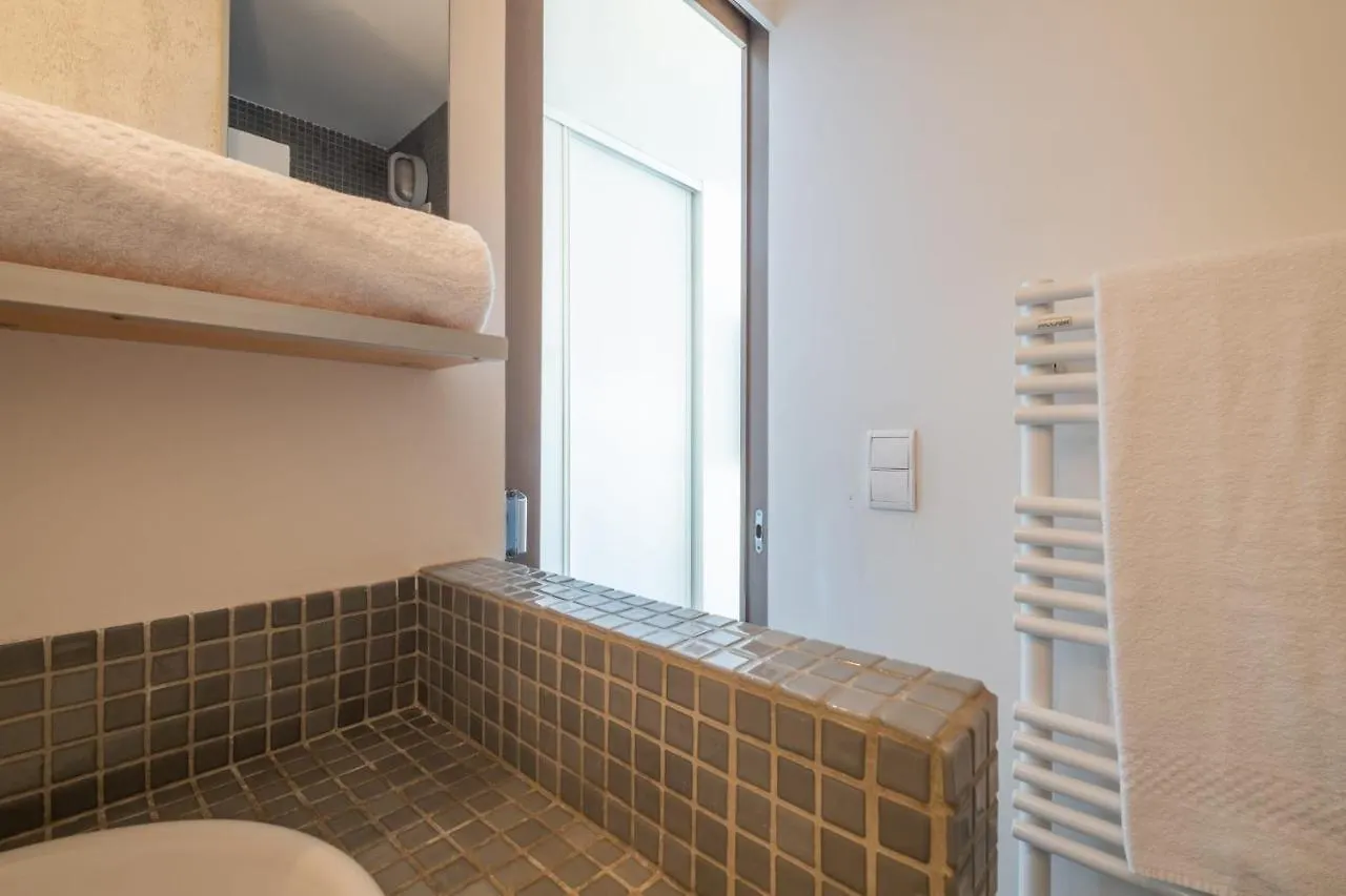 Rare! 2-Br Seafront Apartment 칸느
